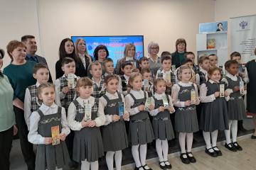 ПУСТЬ КНИГИ ДРУЗЬЯМИ ЗАХОДЯТ В ДОМА